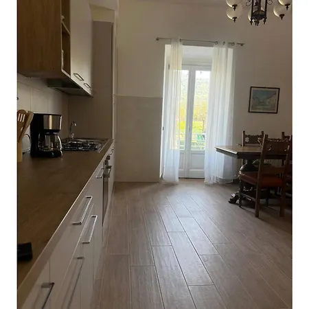 Gaia House With Parking Free *
