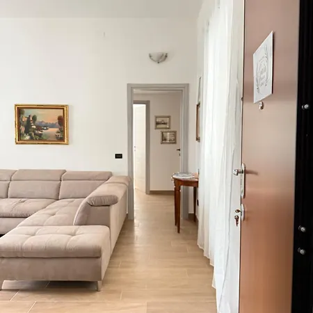 Gaia House With Parking Free